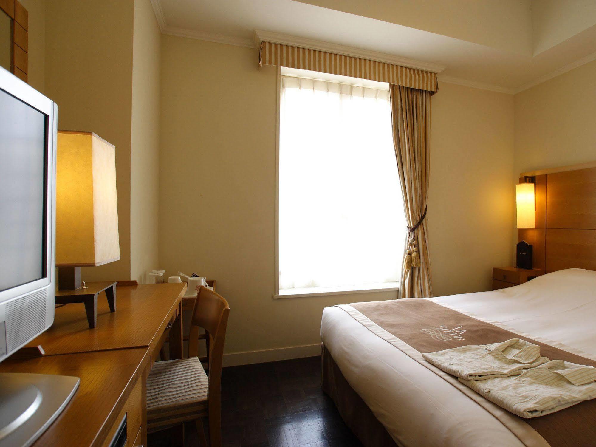Hotel Monterey Lasoeur Ginza Tokyo Exterior photo